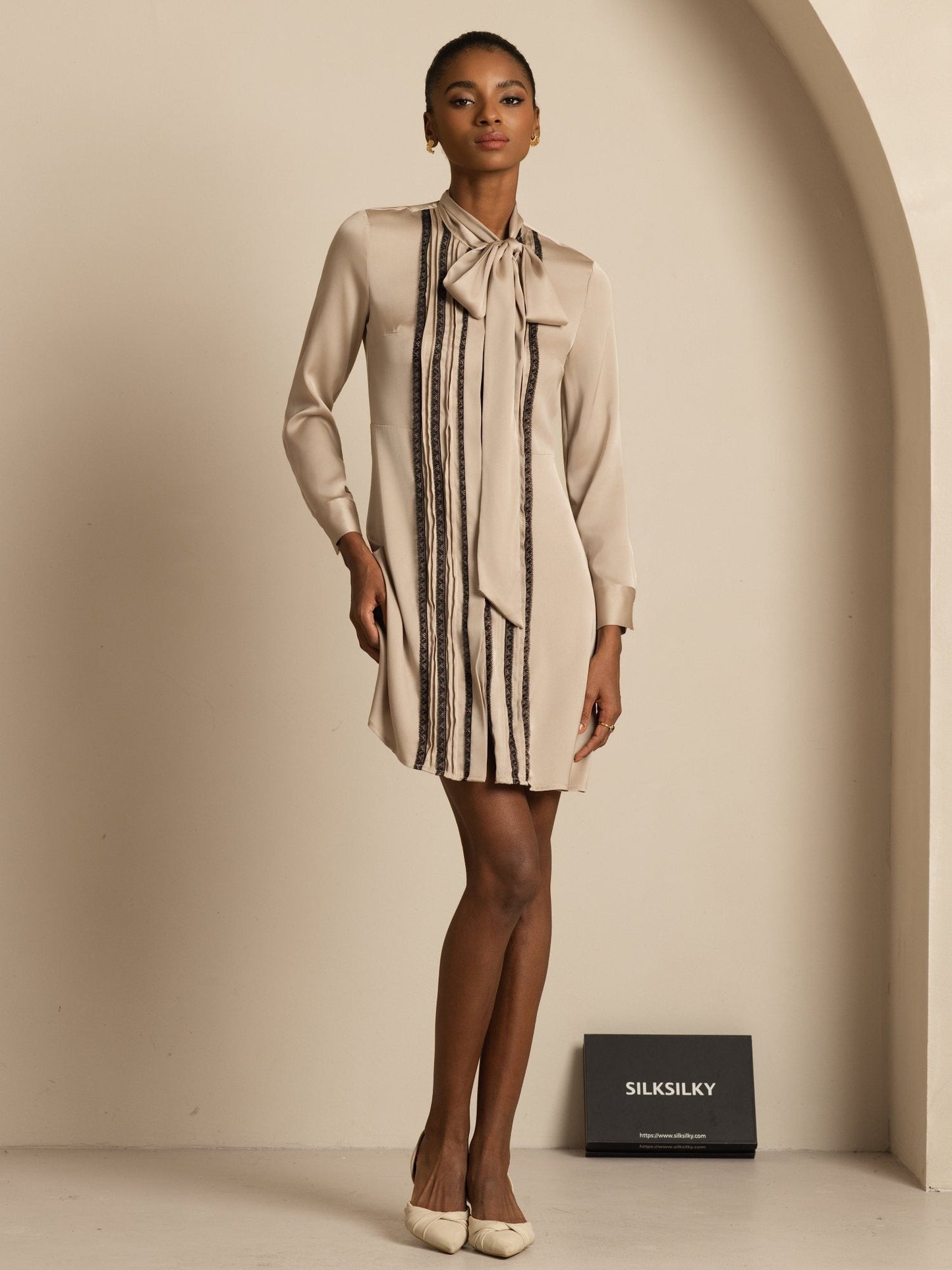 19Momme Silk  Women's Tie-Neck Short Shirt Dress with Vertical Pleated