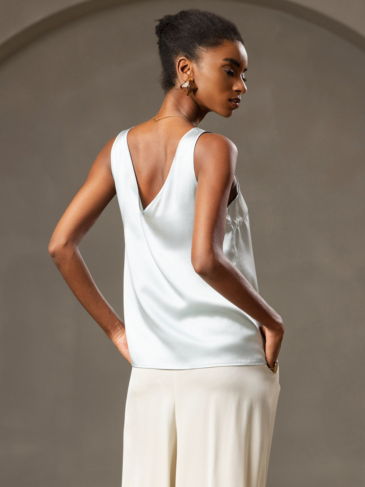 19Momme Silk Sleeveless V Neck Women's Tank Top with V Back Design