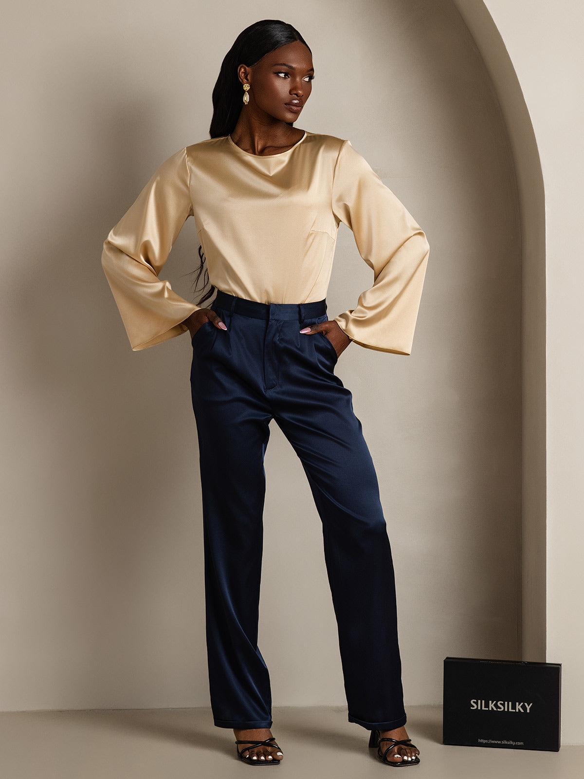19Momme Silk Bell Sleeve Boat Neck Women's Top