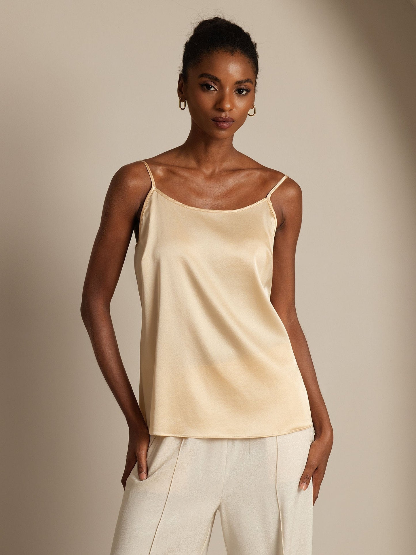 19Momme Silk Spaghetti Strap Round Neck Camisoles