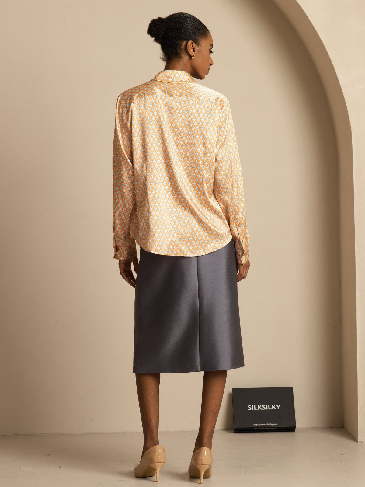 19Momme Silk Long Sleeve Lapel Collar Women's Shirt with Button Up Design