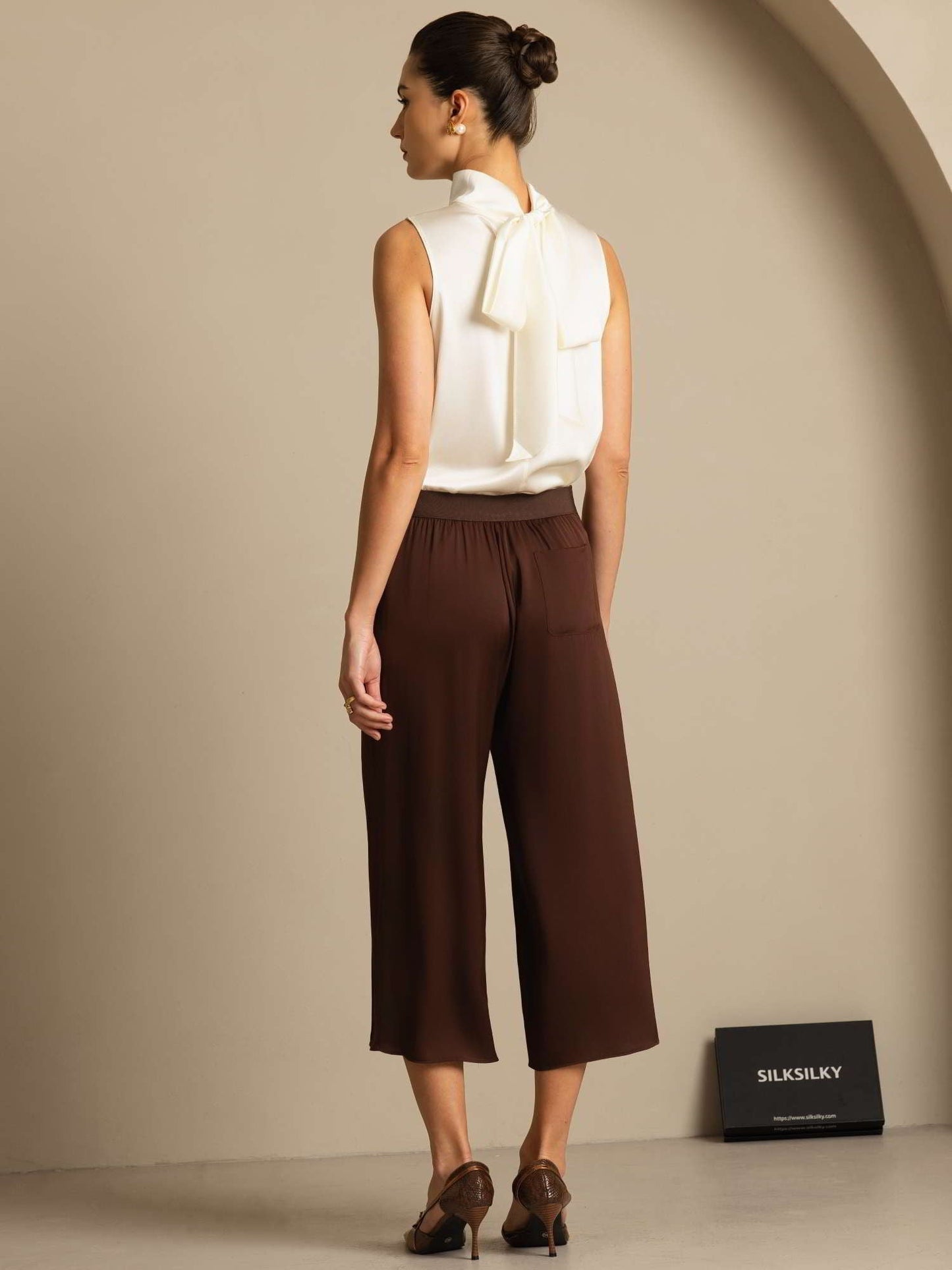19Momme Silk Sleeveless Tie Neck Blouse
