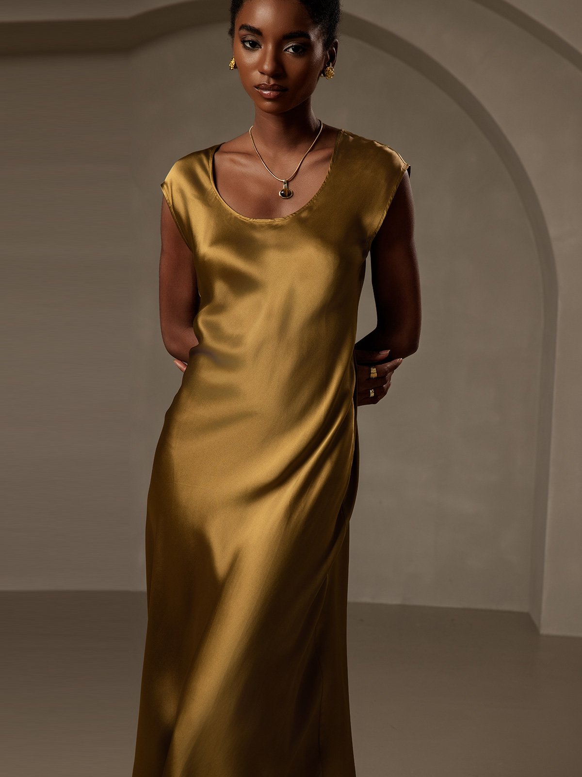 19Momme Silk Cap Sleeve Round Neck Midi Dress