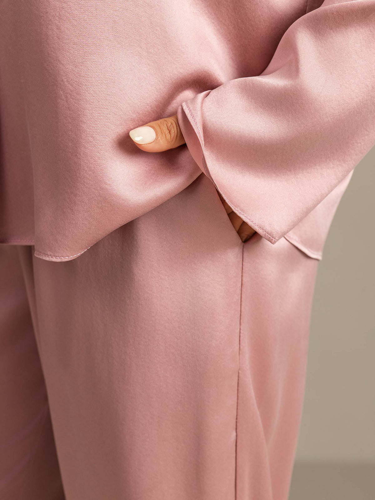 19Momme Washable Silk Long Sleeve Notch Collar Women's Pajamas Set