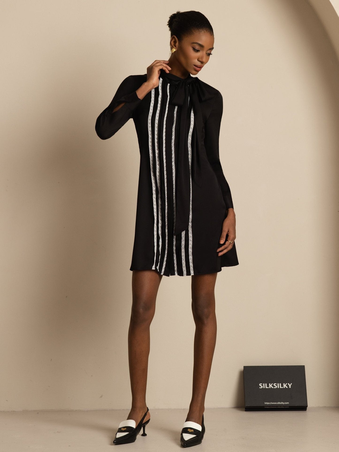 19Momme Silk  Women's Tie-Neck Short Shirt Dress with Vertical Pleated