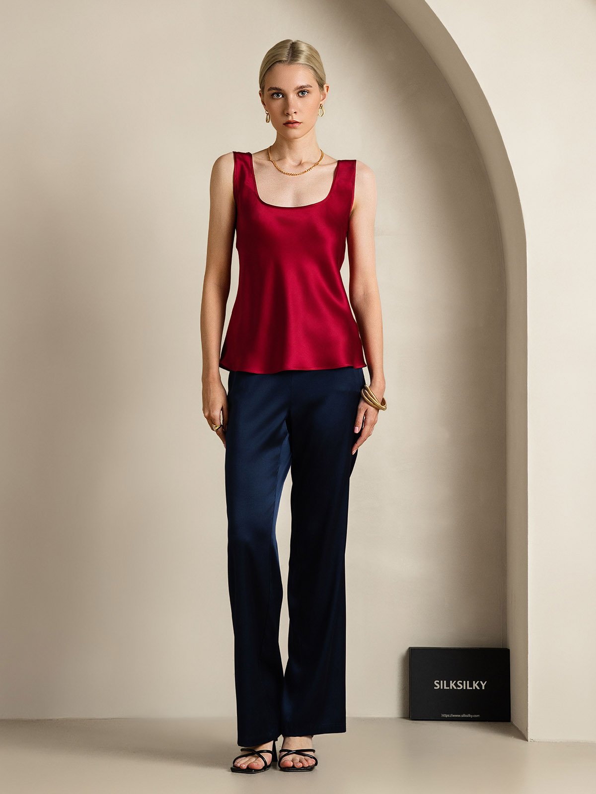 19Momme Silk Sleeveless U Neck Women's Tank Top