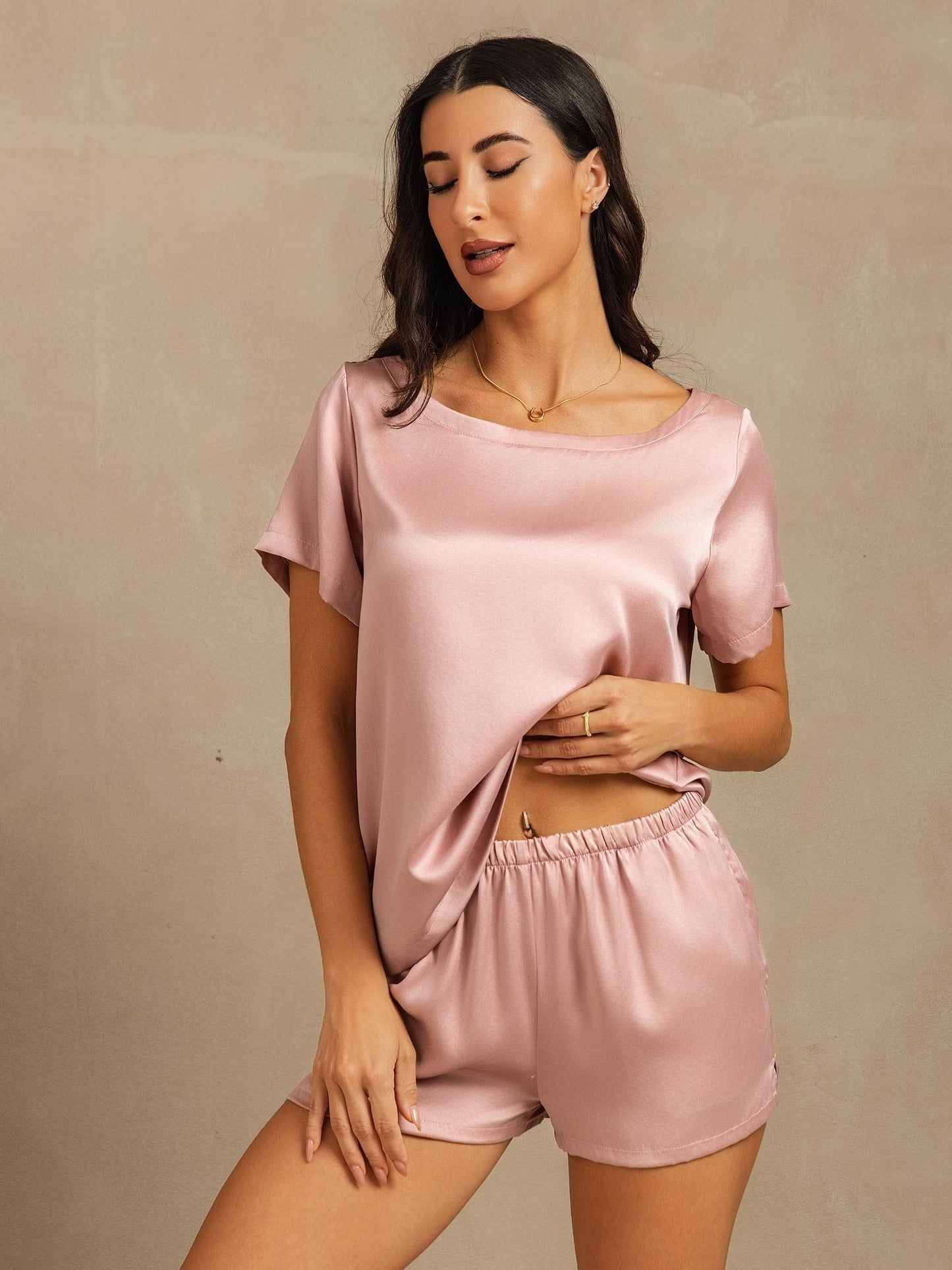 19Momme Women's Silk Short Sleeve Round Collar Pajamas Set with Side Pocket Design