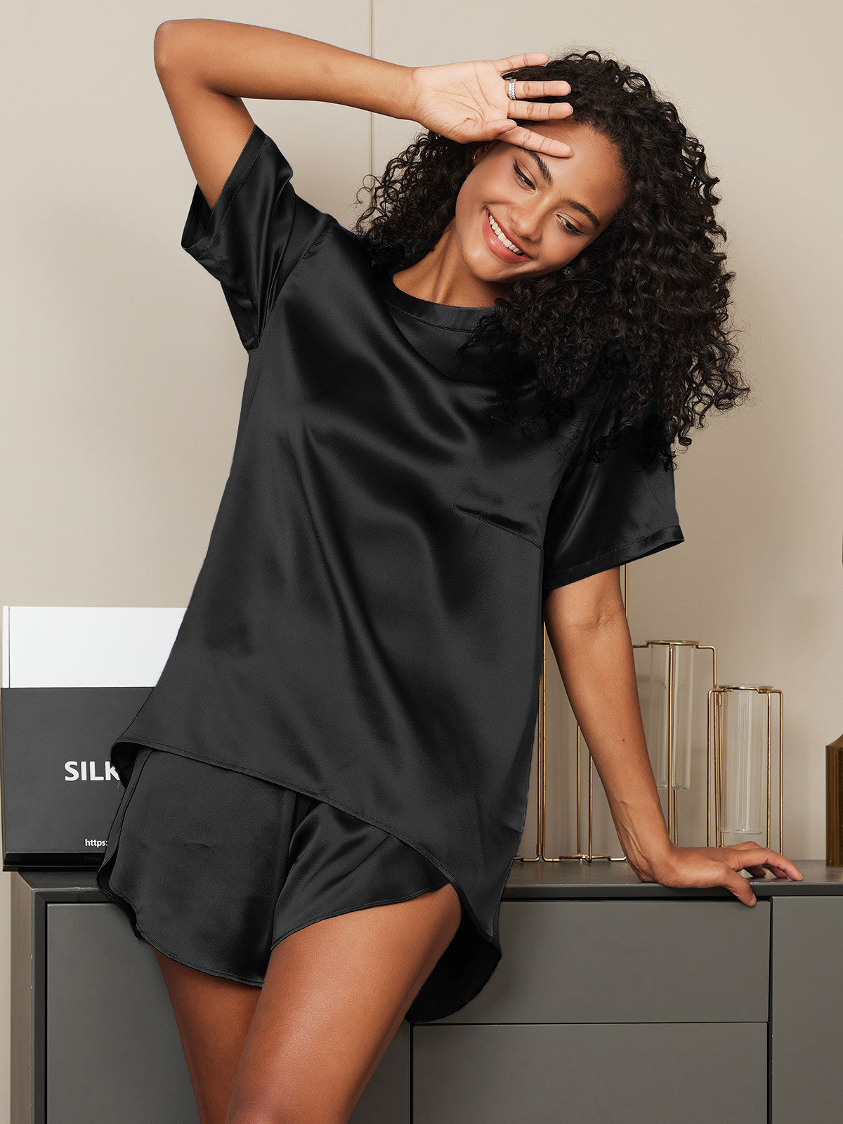 Pure Silk Short Sleeve Round Neck Women's Pyjamas Set