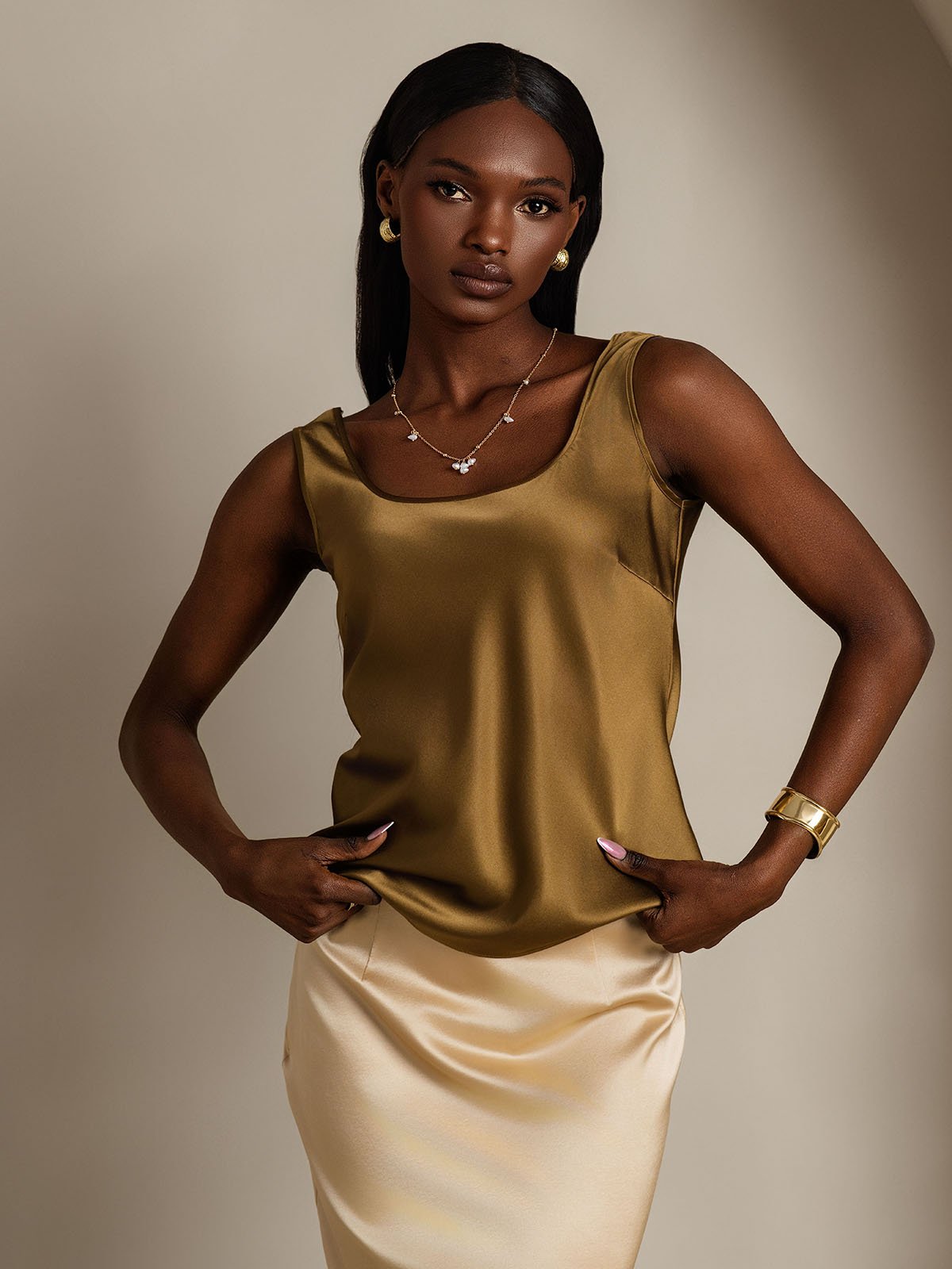 19Momme Silk Sleeveless U Neck Women's Tank Top