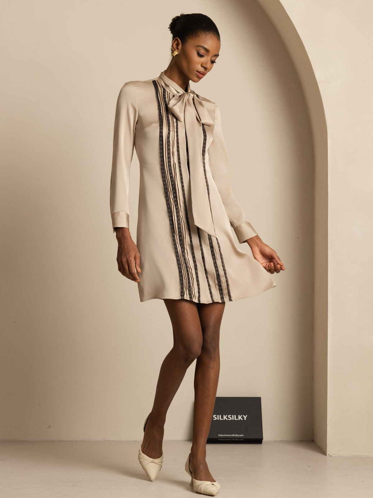 19Momme Silk  Women's Tie-Neck Short Shirt Dress with Vertical Pleated