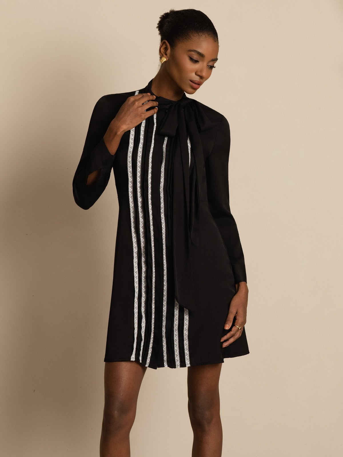 19Momme Silk  Women's Tie-Neck Short Shirt Dress with Vertical Pleated