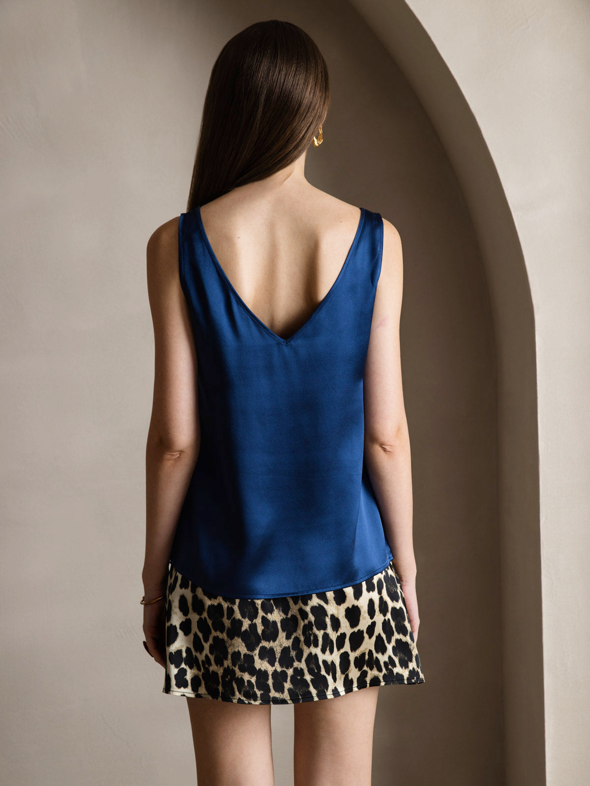 19Momme Silk Sleeveless V Neck Women's Tank Top with V Back Design