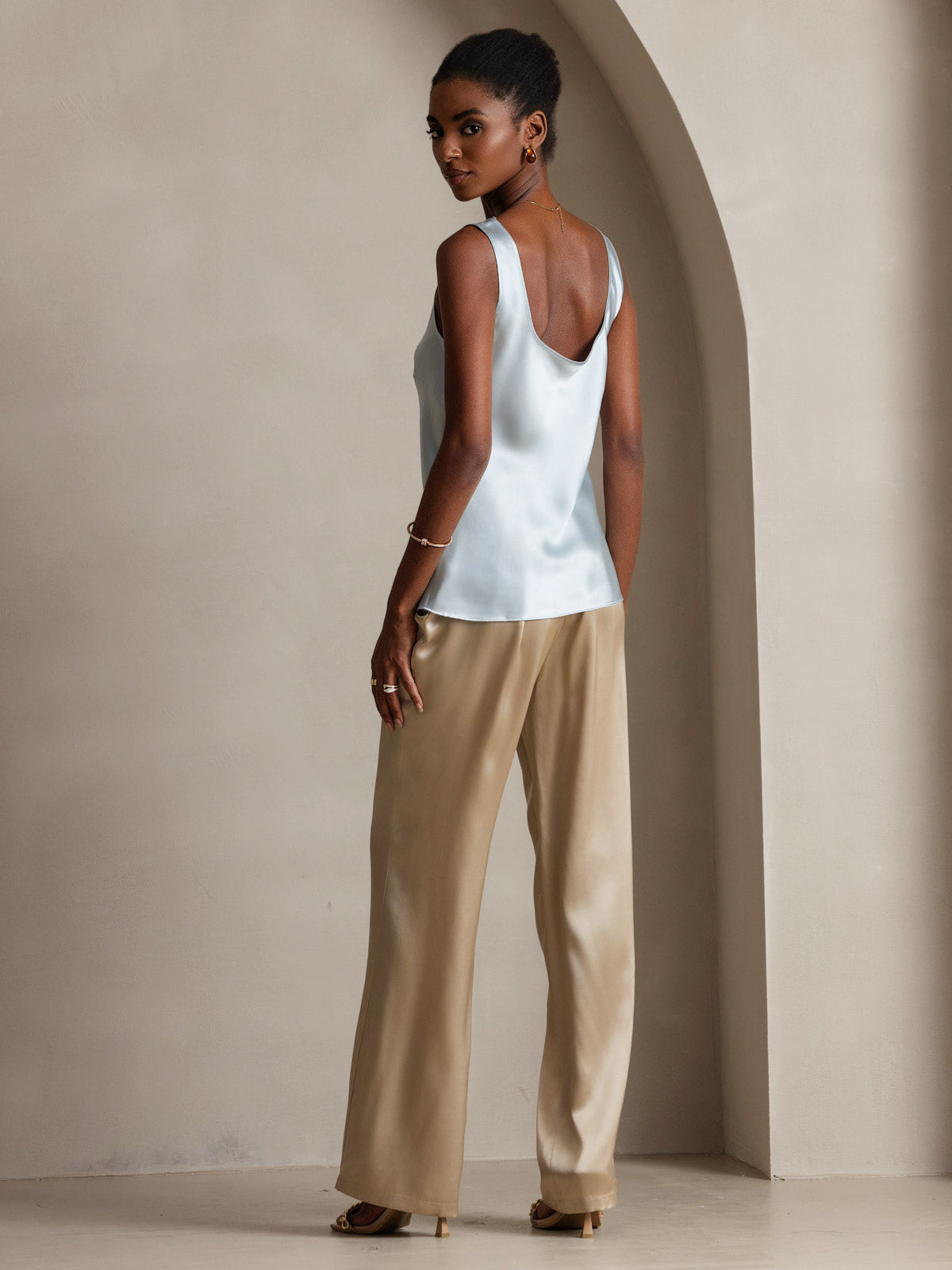 19Momme Silk Sleeveless U Neck Women's Tank Top