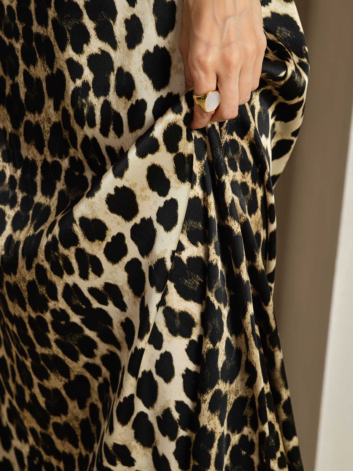Clearance(Ships to UK Only) - 19Momme Silk Leopard Print Cap Sleeve Midi Dress
