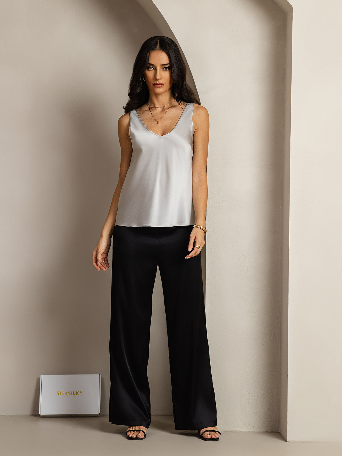 19Momme Silk Sleeveless V Neck Women's Tank Top with V Back Design