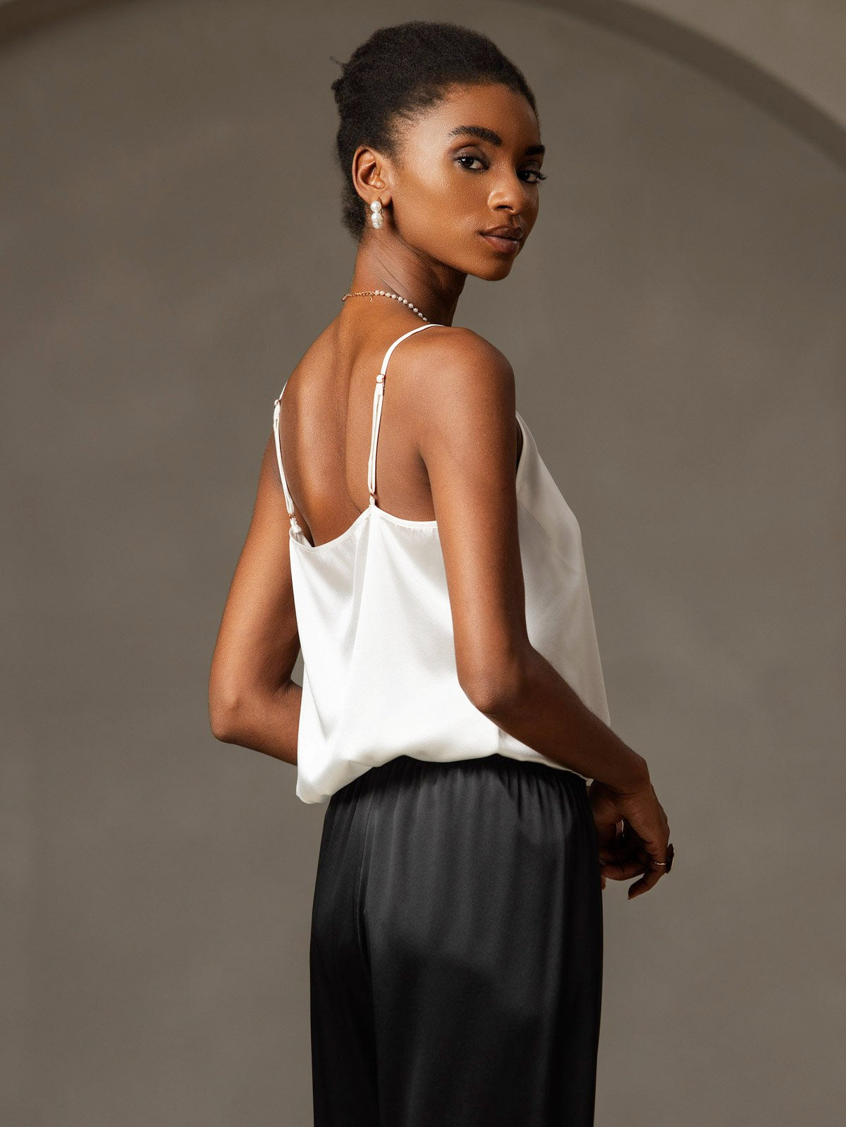 19Momme Silk Spaghetti Strap Round Neck Camisoles