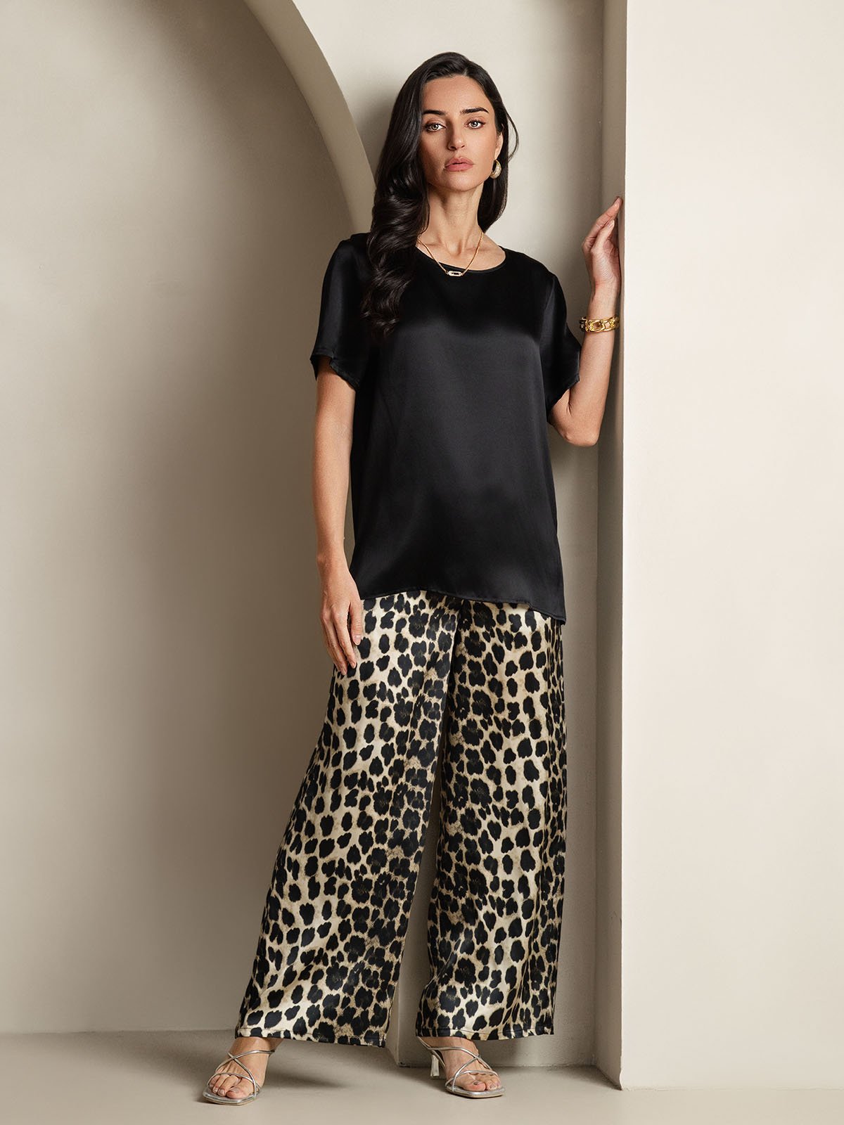 Women's Pure Silk Short Sleeve Round Neck Solid Top & Leopard Print Pants Pyjamas Set