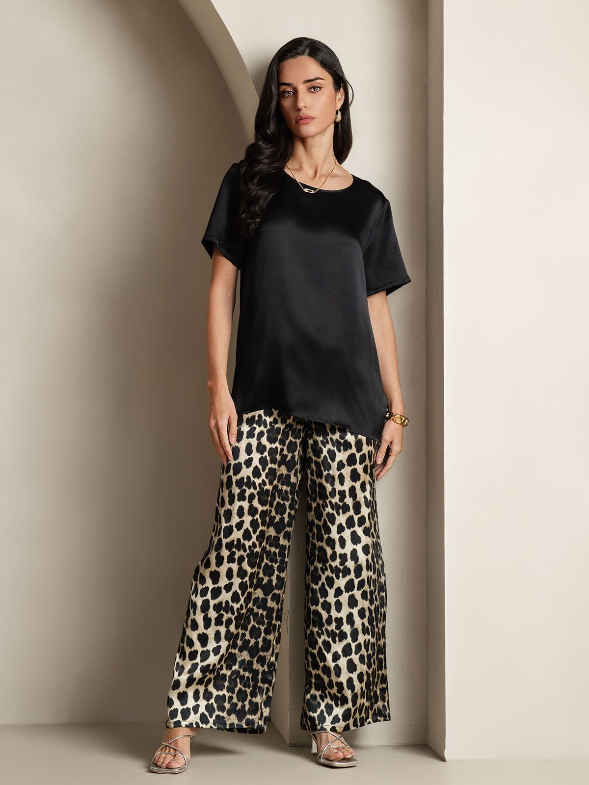 Women's Pure Silk Short Sleeve Round Neck Solid Top & Leopard Print Pants Pyjamas Set
