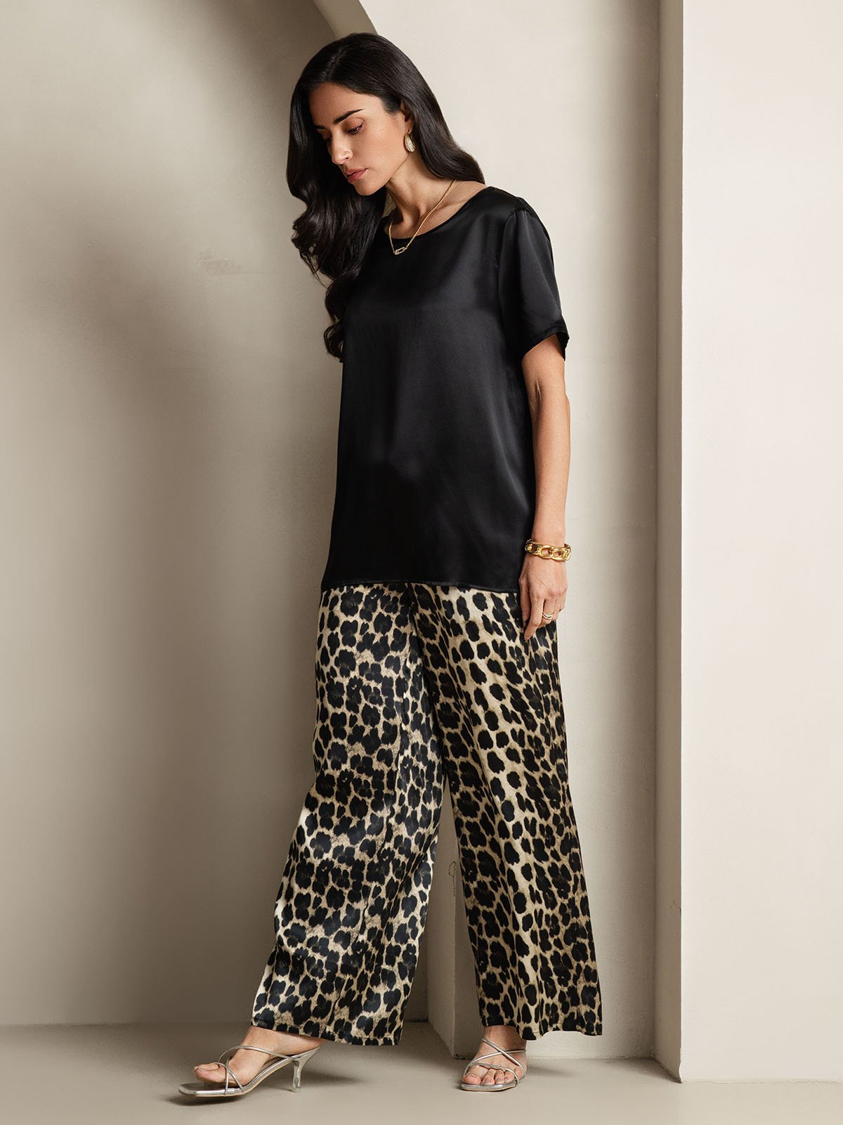 Women's Pure Silk Short Sleeve Round Neck Solid Top & Leopard Print Pants Pyjamas Set