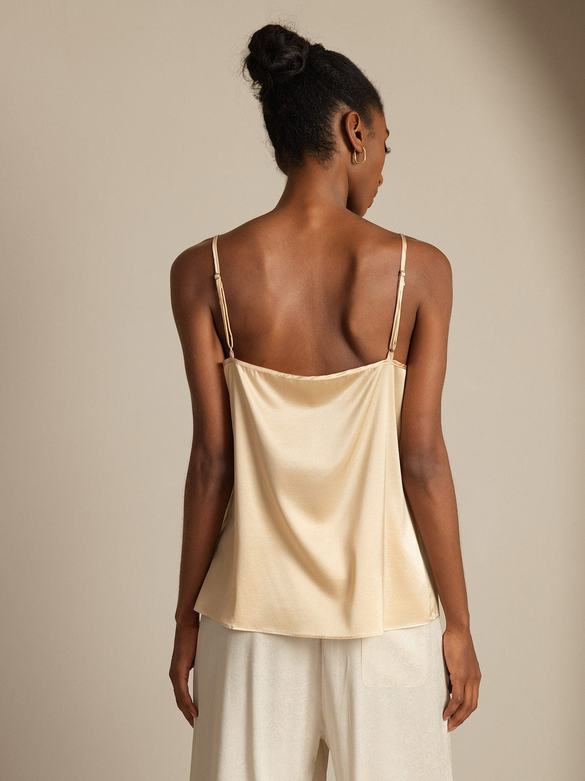 19Momme Silk Spaghetti Strap Round Neck Camisoles