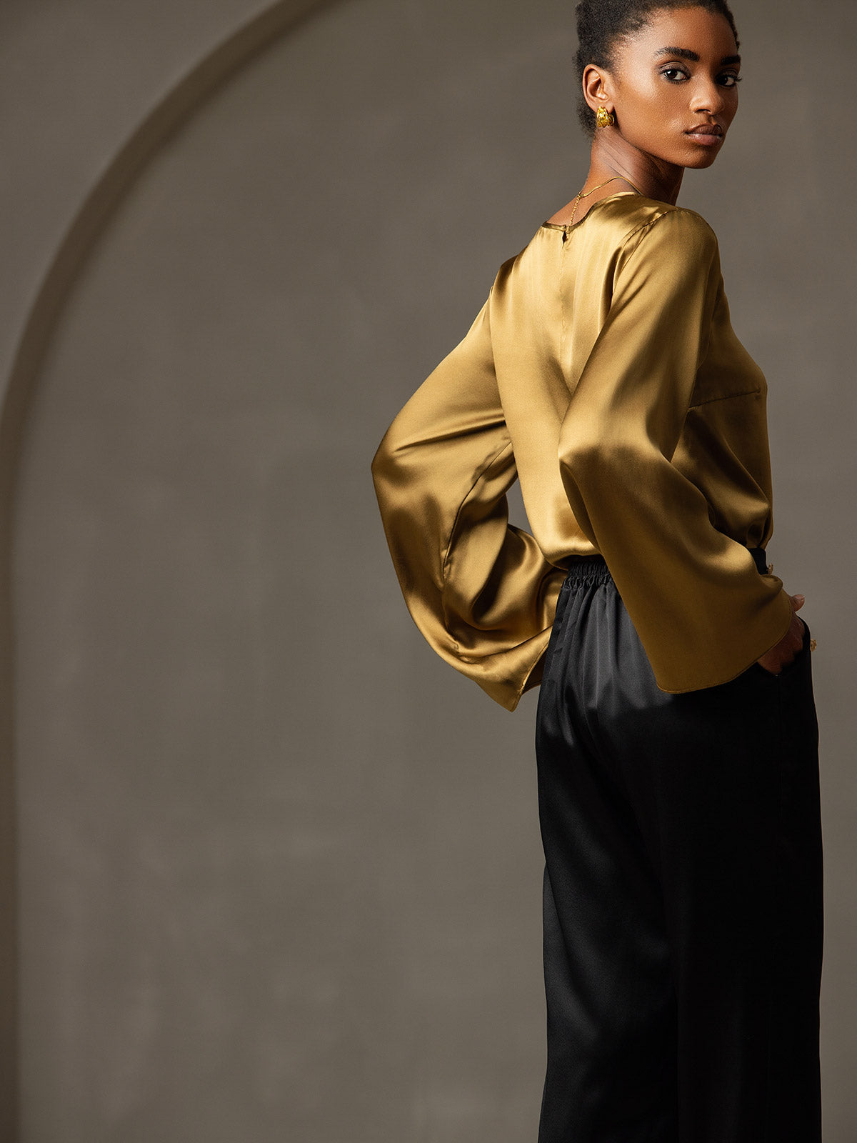 19Momme Silk Bell Sleeve Boat Neck Women's Top