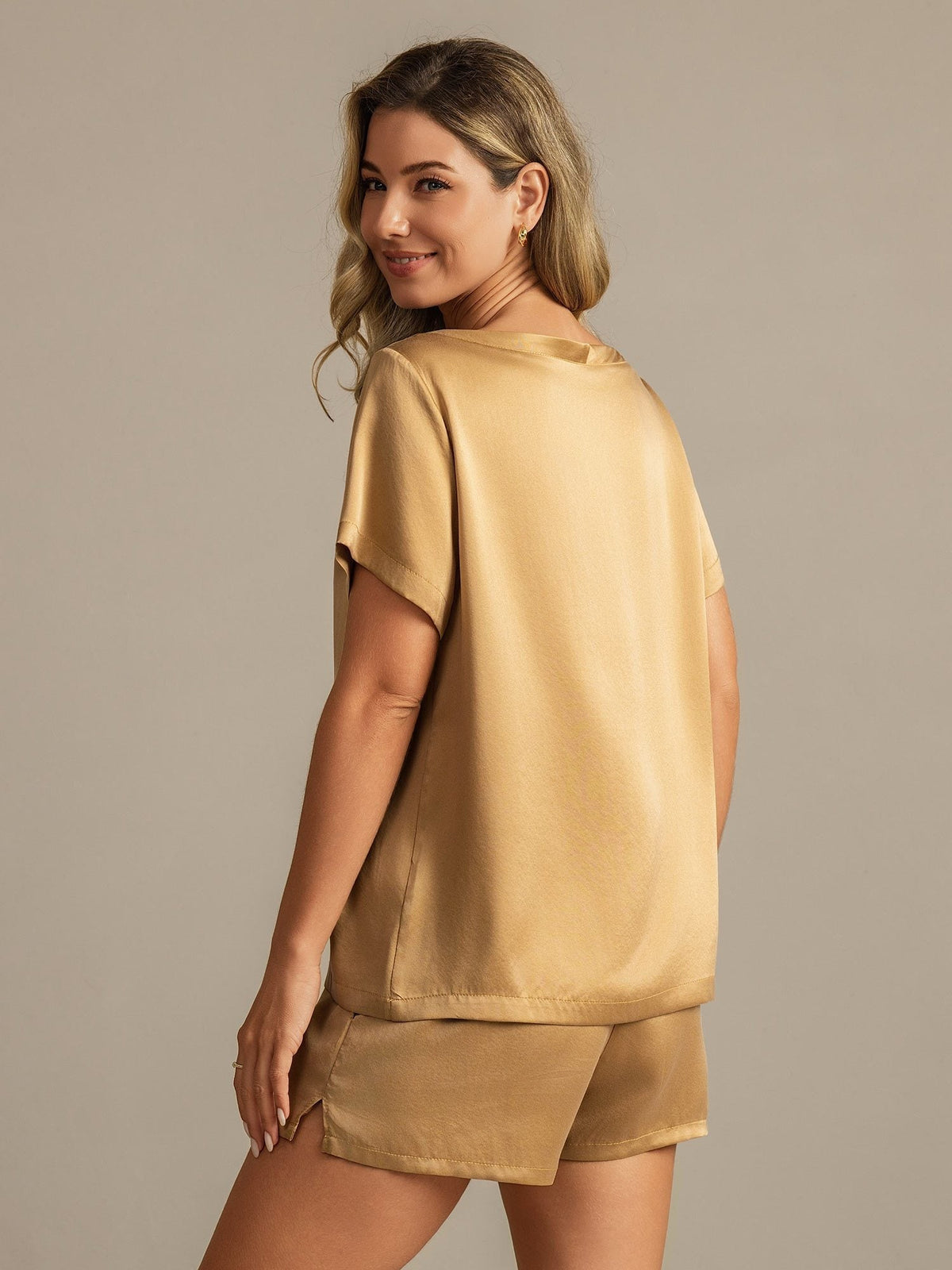19Momme Women's Silk Short Sleeve Round Collar Pajamas Set with Side Pocket Design