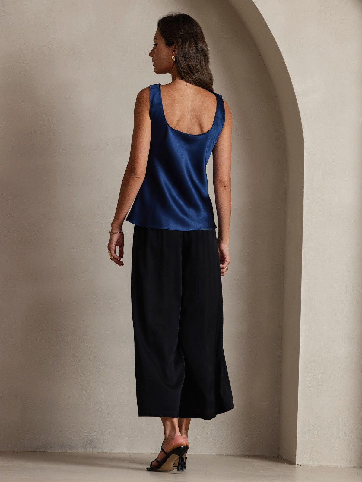 19Momme Silk Sleeveless U Neck Women's Tank Top