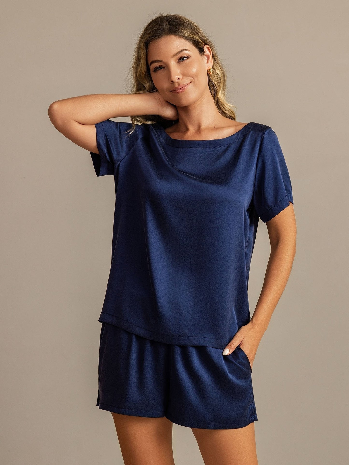 19Momme Women's Silk Short Sleeve Round Collar Pajamas Set with Side Pocket Design