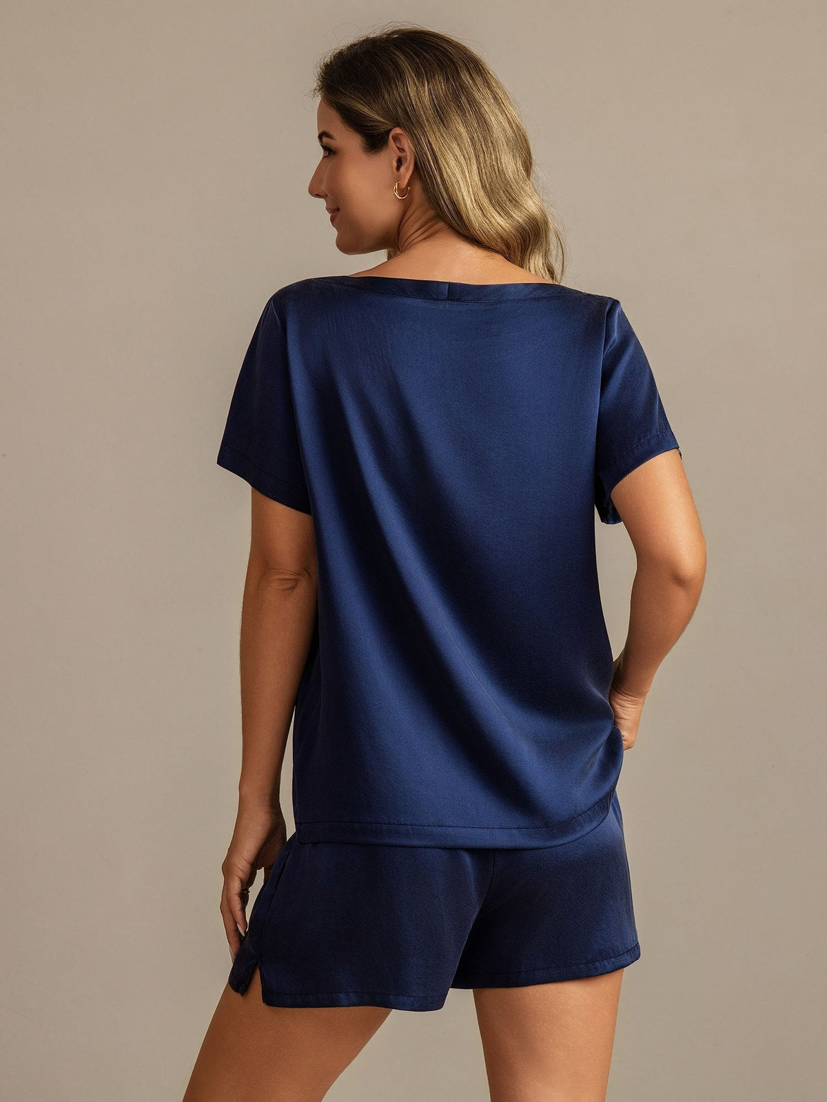 19Momme Women's Silk Short Sleeve Round Collar Pajamas Set with Side Pocket Design