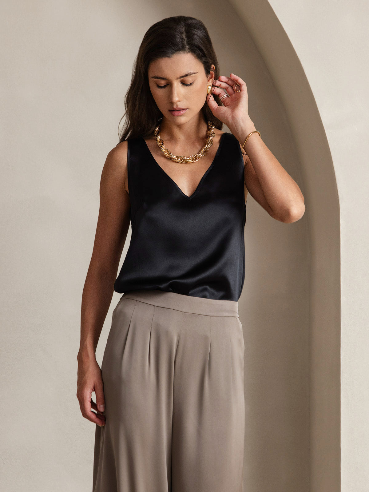 19Momme Silk Sleeveless V Neck Women's Tank Top with V Back Design