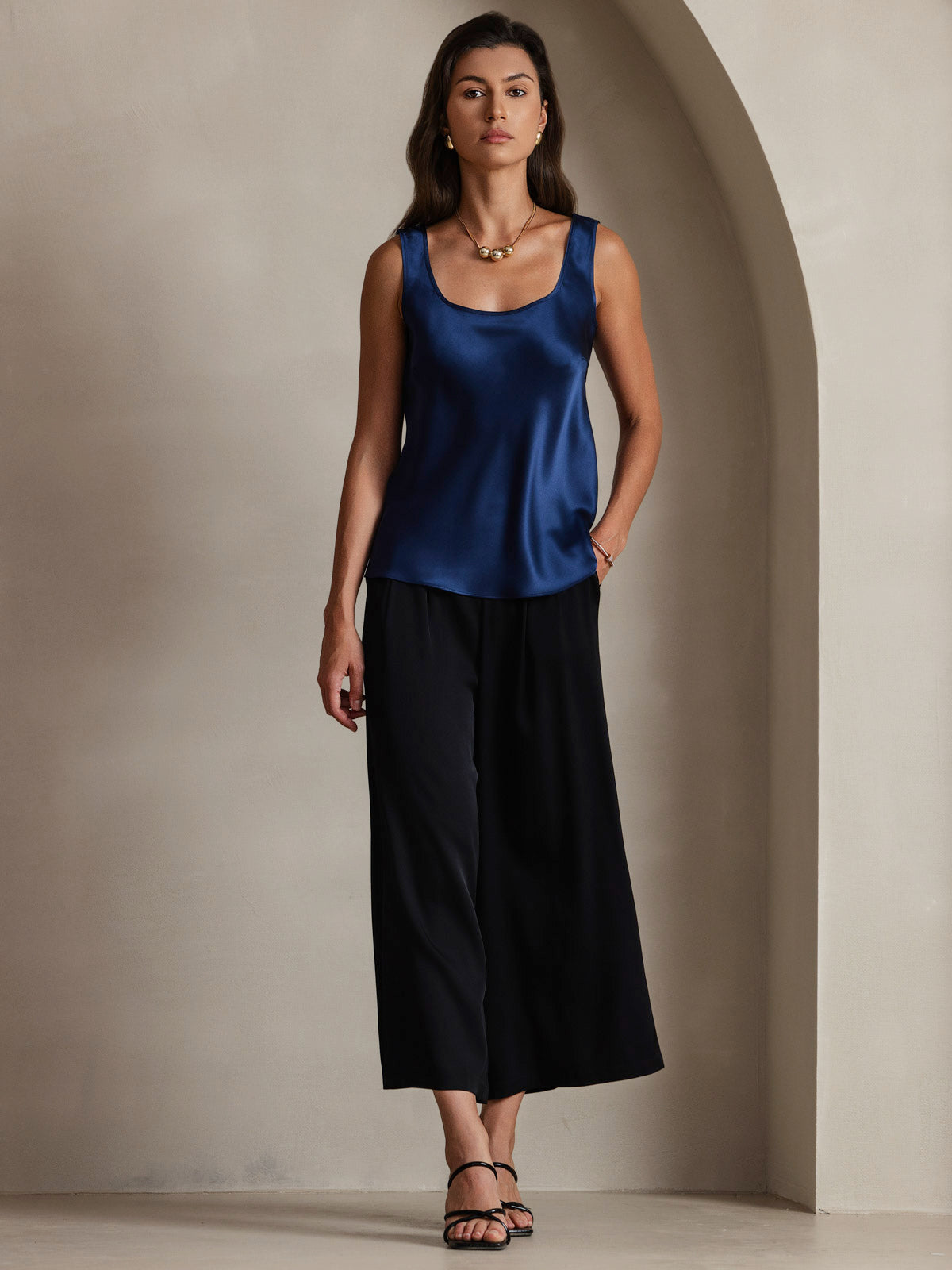 19Momme Silk Sleeveless U Neck Women's Tank Top