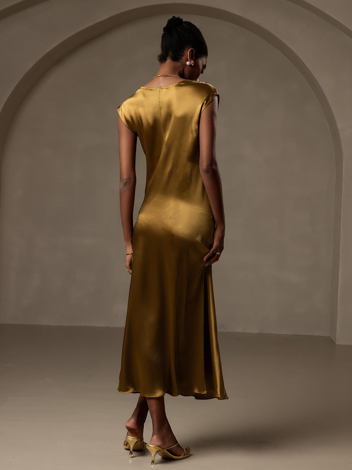 19Momme Silk Cap Sleeve Round Neck Midi Dress